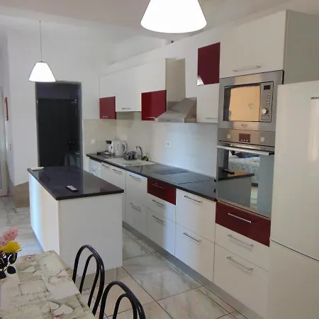 Maria - Roumanis Apartmán *