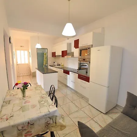 Apartment Maria - Roumanis *